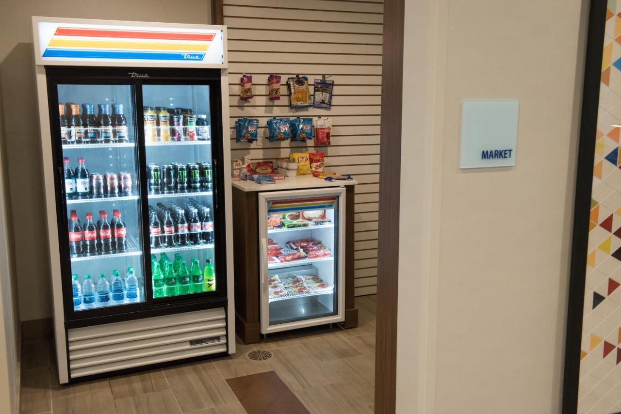 华沙东中心智选假日套房酒店 外观 照片
